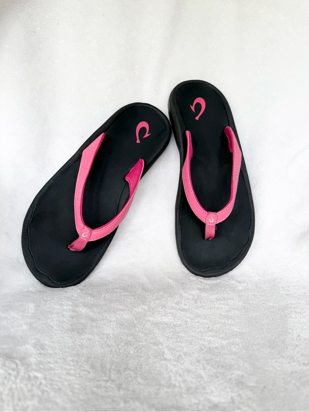 OLUKAI GIRLS' KULAPA KAI SANDAL/BIKINI PINK BLACK YOUTH SIZE 4 -5.